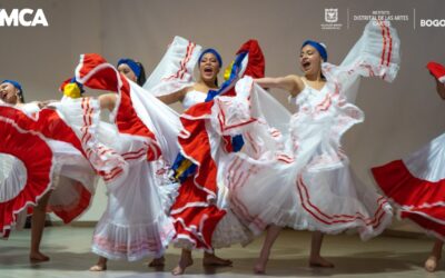 Los niños, niñas y jóvenes Danzan a Colombia